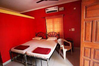 Oetopus Guest House, Goa 2
